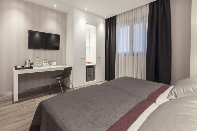 Imagen de la habitación del Hotel Catalonia Excelsior. Foto 8