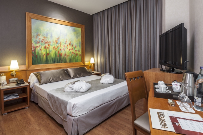 Imagen de la habitación del Hotel Catalonia Excelsior. Foto 10