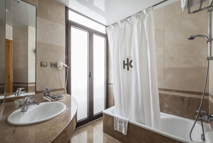 Imagen de la habitación del Hotel Catalonia Excelsior. Foto 12