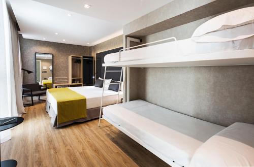 Imagen de la habitación del Hotel Catalonia Giralda. Foto 2