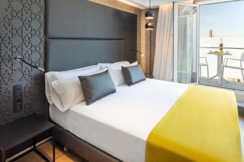 Imagen de la habitación del Hotel Catalonia Giralda. Foto 6