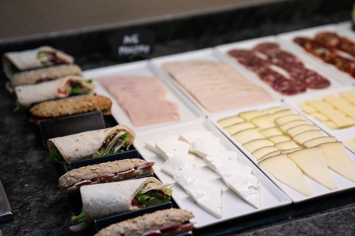 Imagen del bar/restaurante del Hotel Catalonia Gracia. Foto 9