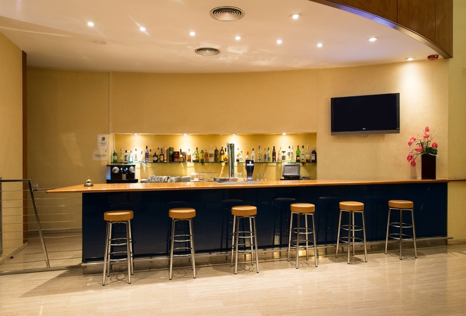 Imagen del bar/restaurante del Hotel Catalonia Gran Verdi. Foto 2