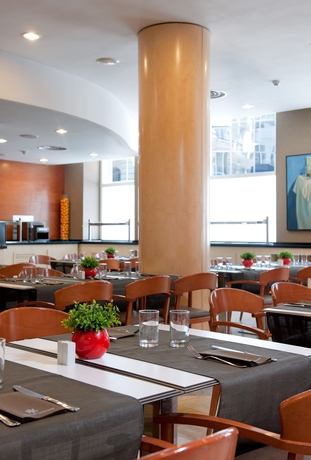 Imagen del bar/restaurante del Hotel Catalonia Gran Via Madrid. Foto 4