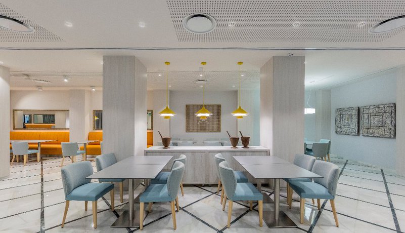 Imagen del bar/restaurante del Hotel Catalonia Granada. Foto 2