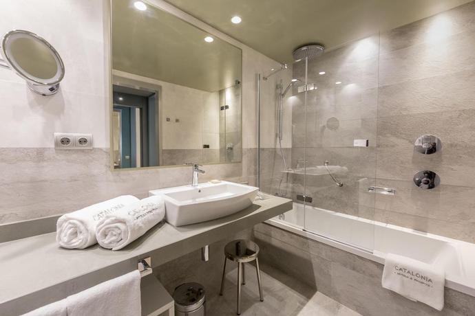 Imagen de la habitación del Hotel Catalonia Granada. Foto 6