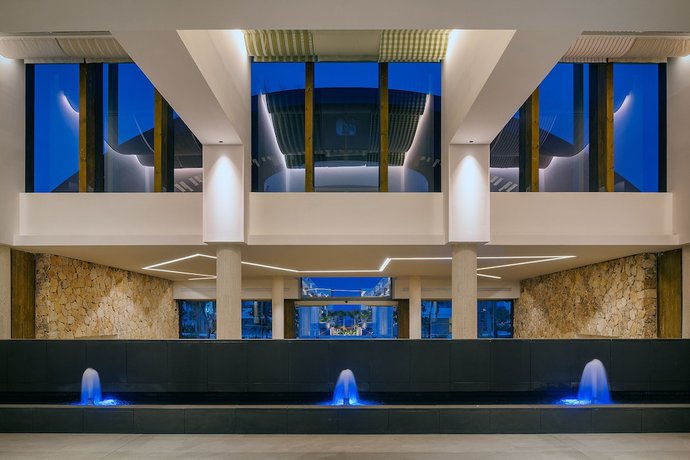 Imagen de los interiores del Hotel Catalonia Grand Costa Mujeres All Suites and Spa - All Inclusive. Foto 19