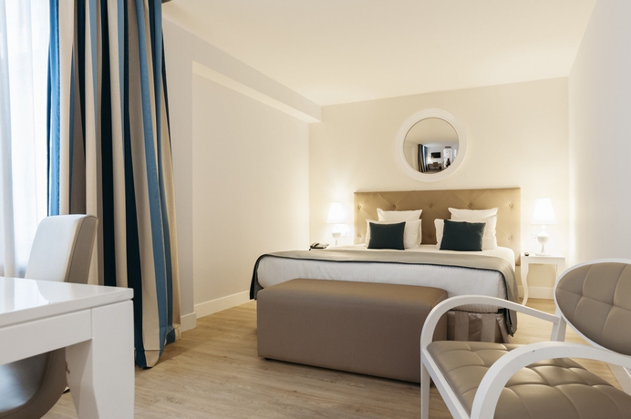 Imagen de la habitación del Hotel Catalonia Grand Place. Foto 4