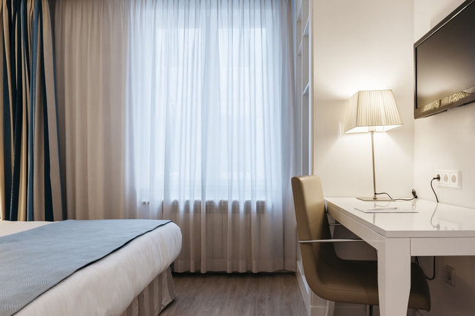 Imagen de la habitación del Hotel Catalonia Grand Place. Foto 7