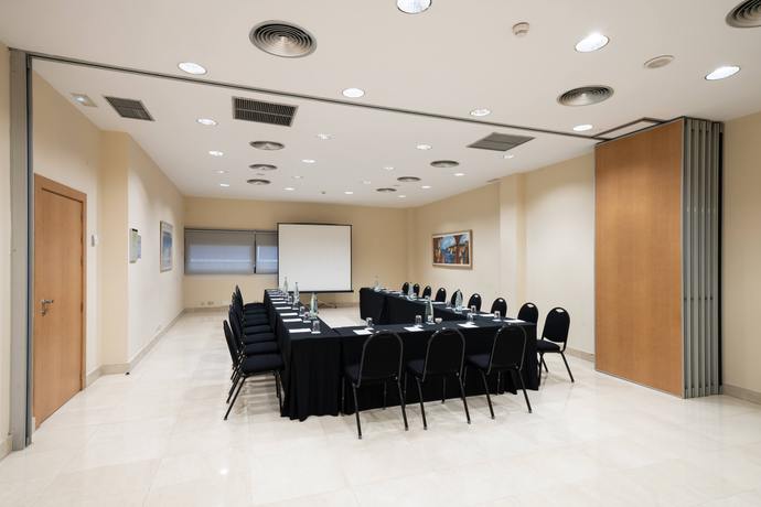 Imagen de los interiores del Hotel Catalonia La Maquinista. Foto 23