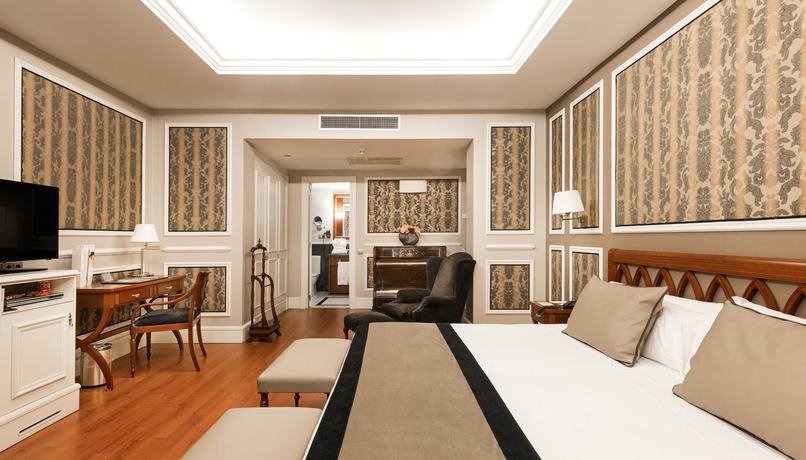 Imagen de la habitación del Hotel Catalonia Las Cortes. Foto 3