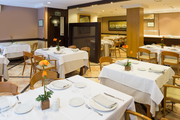 Imagen del bar/restaurante del Hotel Catalonia Mikado. Foto 3