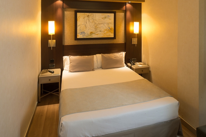 Imagen de la habitación del Hotel Catalonia Mikado. Foto 6