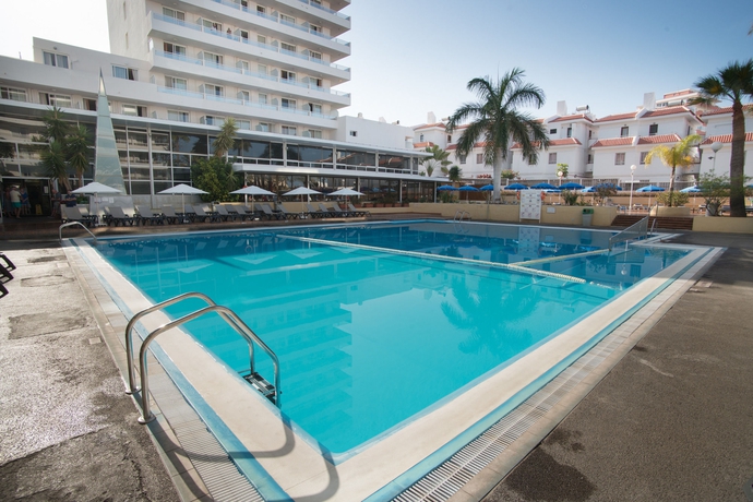 Imagen de la piscina del Hotel Catalonia Oro Negro. Foto 11