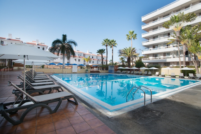 Imagen de la piscina del Hotel Catalonia Oro Negro. Foto 12