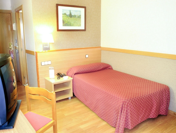 Imagen de la habitación del Hotel Catalonia Park Güell. Foto 6