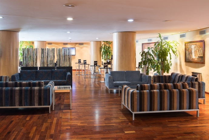 Imagen de los interiores del Hotel Catalonia Park Putxet. Foto 13