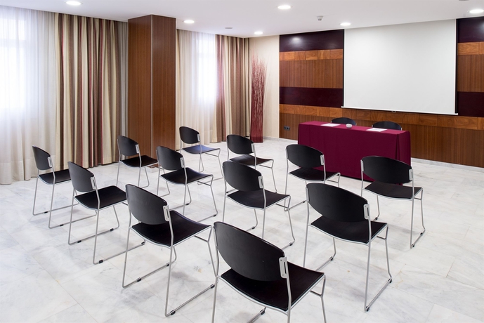 Imagen de los interiores del Hotel Catalonia Park Putxet. Foto 15