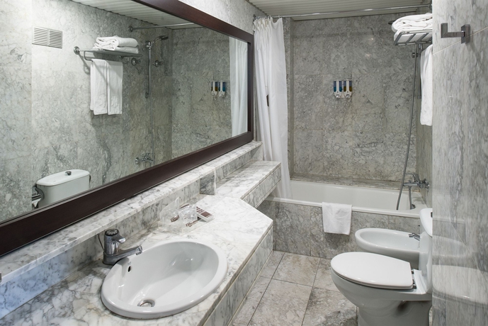 Imagen de la habitación del Hotel Catalonia Park Putxet. Foto 11