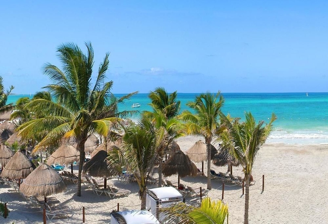 Imagen de los exteriores del Hotel Catalonia Playa Maroma. Foto 8