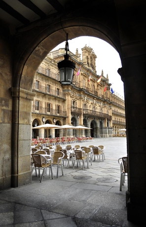 Imagen de los exteriores del Hotel Catalonia Plaza Mayor Salamanca. Foto 10