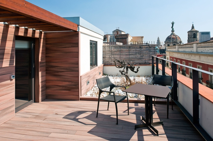 Imagen de los exteriores del Hotel Catalonia Port. Foto 7