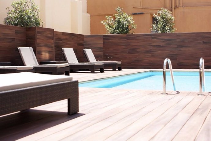 Imagen de la piscina del Hotel Catalonia Portal De L'angel. Foto 11