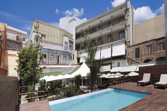 Imagen de la piscina del Hotel Catalonia Portal De L'angel. Foto 12