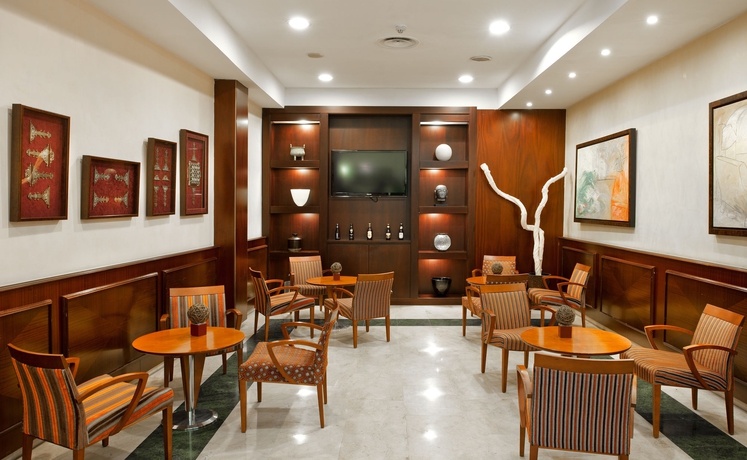 Imagen del bar/restaurante del Hotel Catalonia Puerta Del Sol. Foto 5