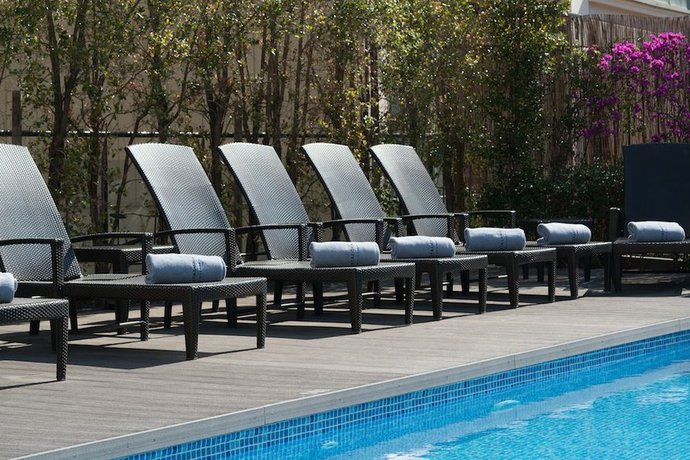 Imagen de la piscina del Hotel Catalonia Ramblas. Foto 14