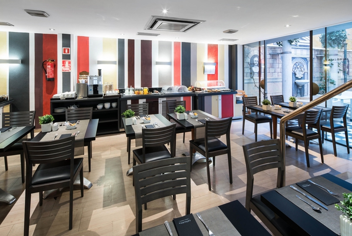 Imagen del bar/restaurante del Hotel Catalonia Roma. Foto 4