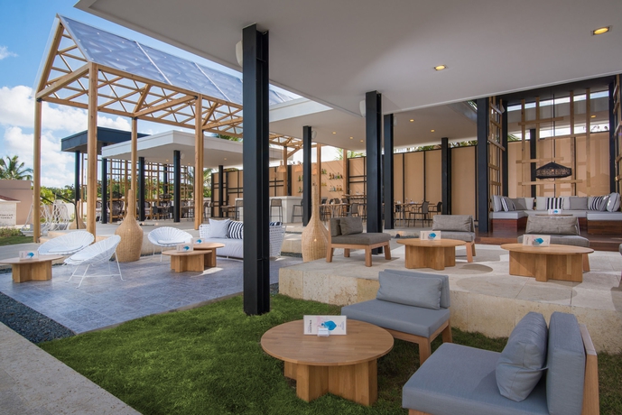 Imagen de los exteriores del Hotel Catalonia Royal Bavaro - Adults Only - All Inclusive. Foto 12