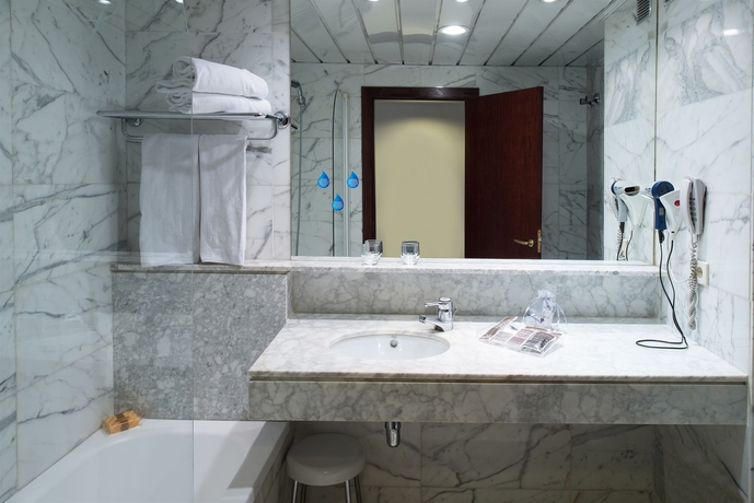 Imagen de la habitación del Hotel Catalonia Sabadell. Foto 7