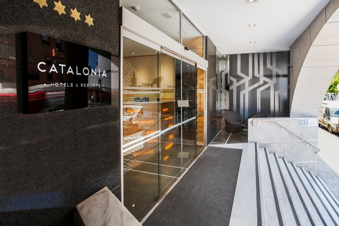 Imagen de los exteriores del Hotel Catalonia Santa Justa. Foto 15