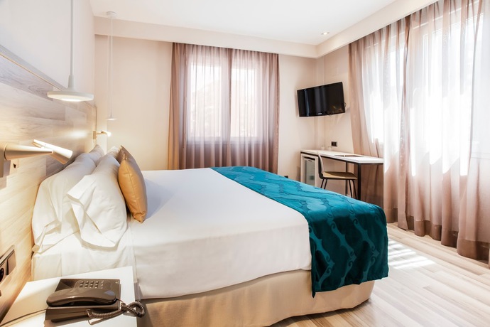 Imagen de la habitación del Hotel Catalonia Santa Justa. Foto 12