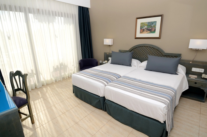 Imagen de la habitación del Hotel Catalonia Ses Estaques - Adults Only. Foto 9