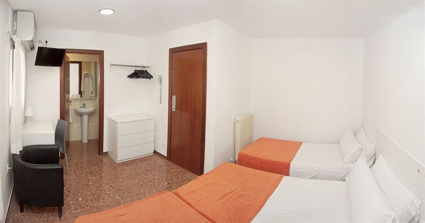 Imagen de la habitación del Hotel Catalunya Express. Foto 5