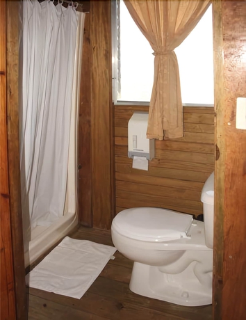 Imagen de la habitación del Hotel Catamaran, ALDEA RIO DULCE. Foto 3