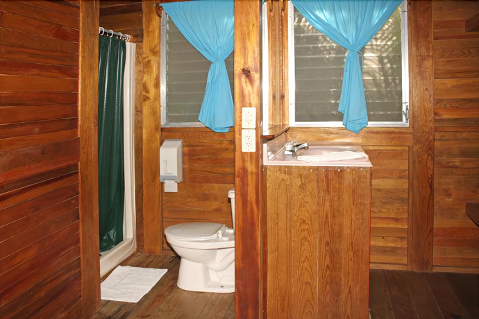 Imagen de la habitación del Hotel Catamaran, ALDEA RIO DULCE. Foto 4