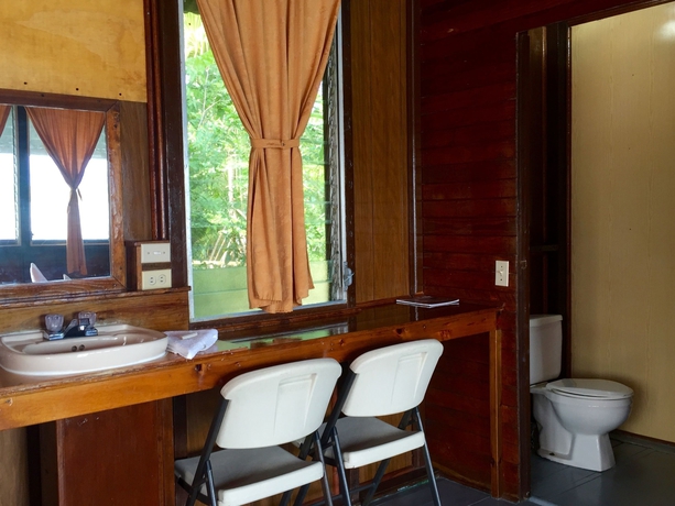 Imagen de la habitación del Hotel Catamaran, ALDEA RIO DULCE. Foto 5