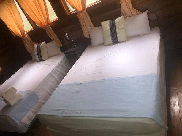 Imagen de la habitación del Hotel Catamaran, ALDEA RIO DULCE. Foto 9