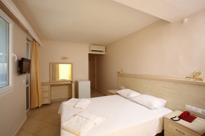 Imagen de la habitación del Hotel Catamaran, Bodrum. Foto 13