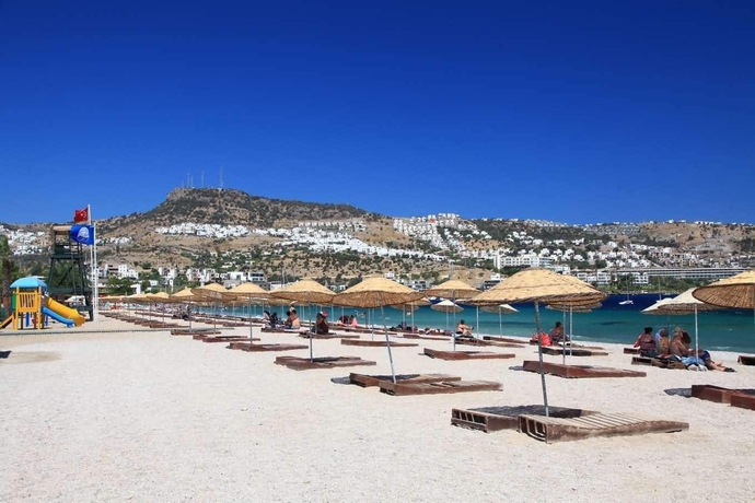 Imagen de los exteriores del Hotel Catamaran, Bodrum. Foto 17
