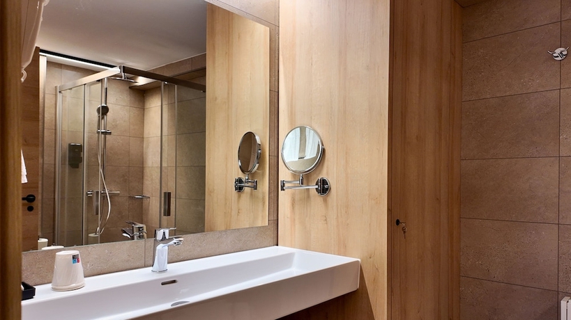 Imagen de la habitación del Hotel Catanies. Foto 13