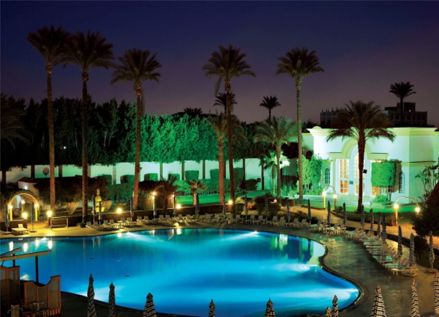 Imagen de la piscina del Hotel Cataract Pyramids Resort. Foto 16