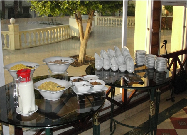 Imagen del bar/restaurante del Hotel Cataract Pyramids Resort. Foto 2