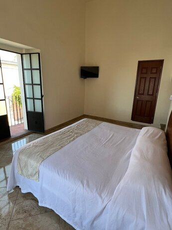 Imagen de la habitación del Hotel Catedral Cuernavaca. Foto 16