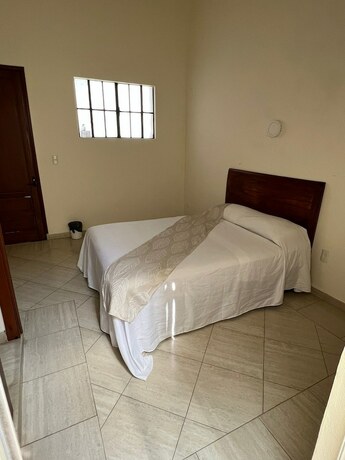 Imagen de la habitación del Hotel Catedral Cuernavaca. Foto 19