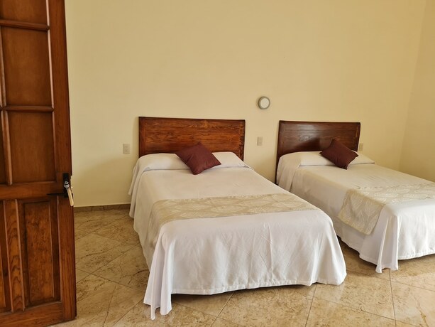 Imagen de la habitación del Hotel Catedral Cuernavaca. Foto 20