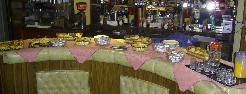 Imagen del bar/restaurante del Hotel Catedral, Mar del Plata. Foto 2